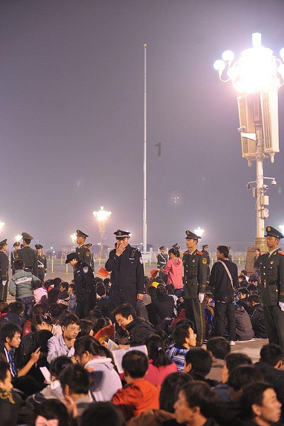 买实木多层复合地板好不好呢？知道吗？游戏画面