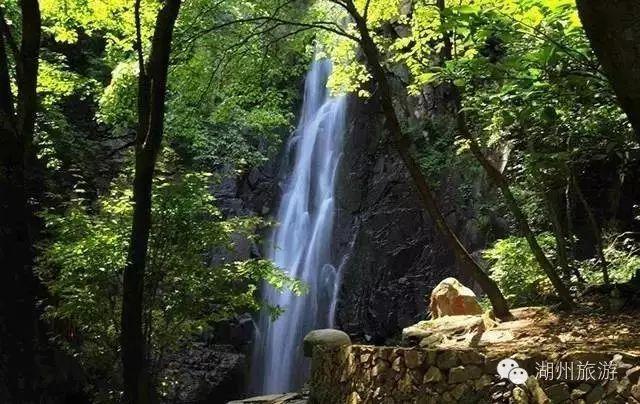 广东潮州:龙溪庙会热闹非凡 游神队伍沿山路奏响民乐