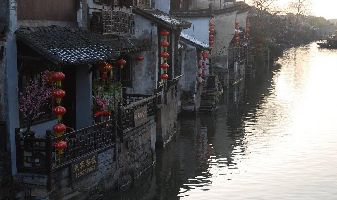 济南铃木炫彩UZ125油箱多少升？游戏画面